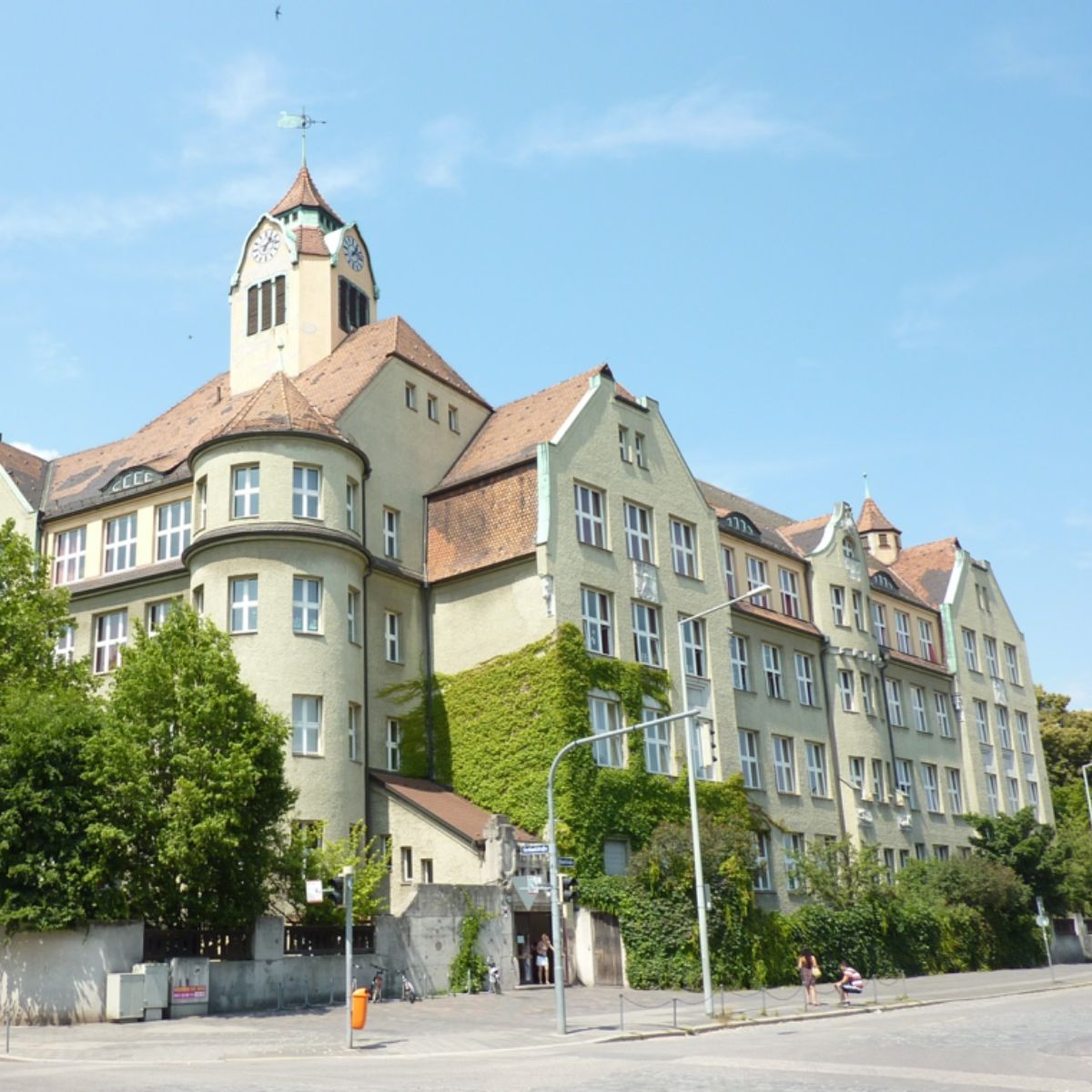 Nürnberg | Generalsanierung der denkmalgeschützten Ludwig-Uhland-Schule